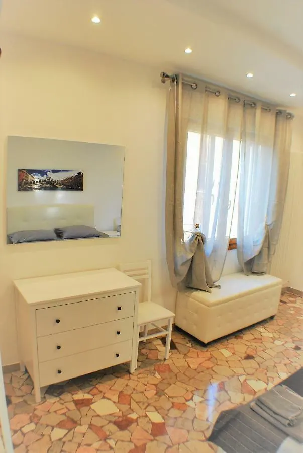 Casa Dona Apartment Mestre 0*,