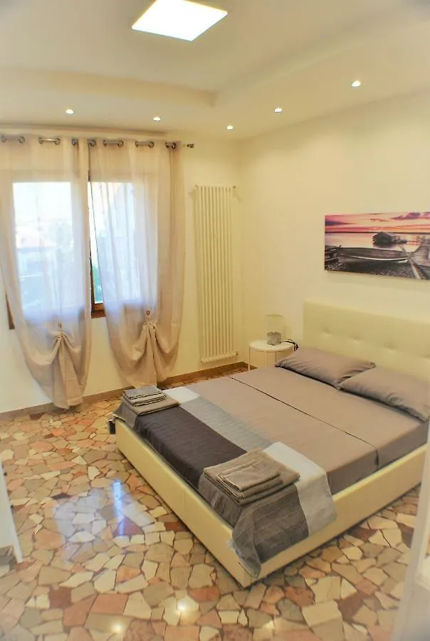 Casa Dona Apartment Mestre Italy